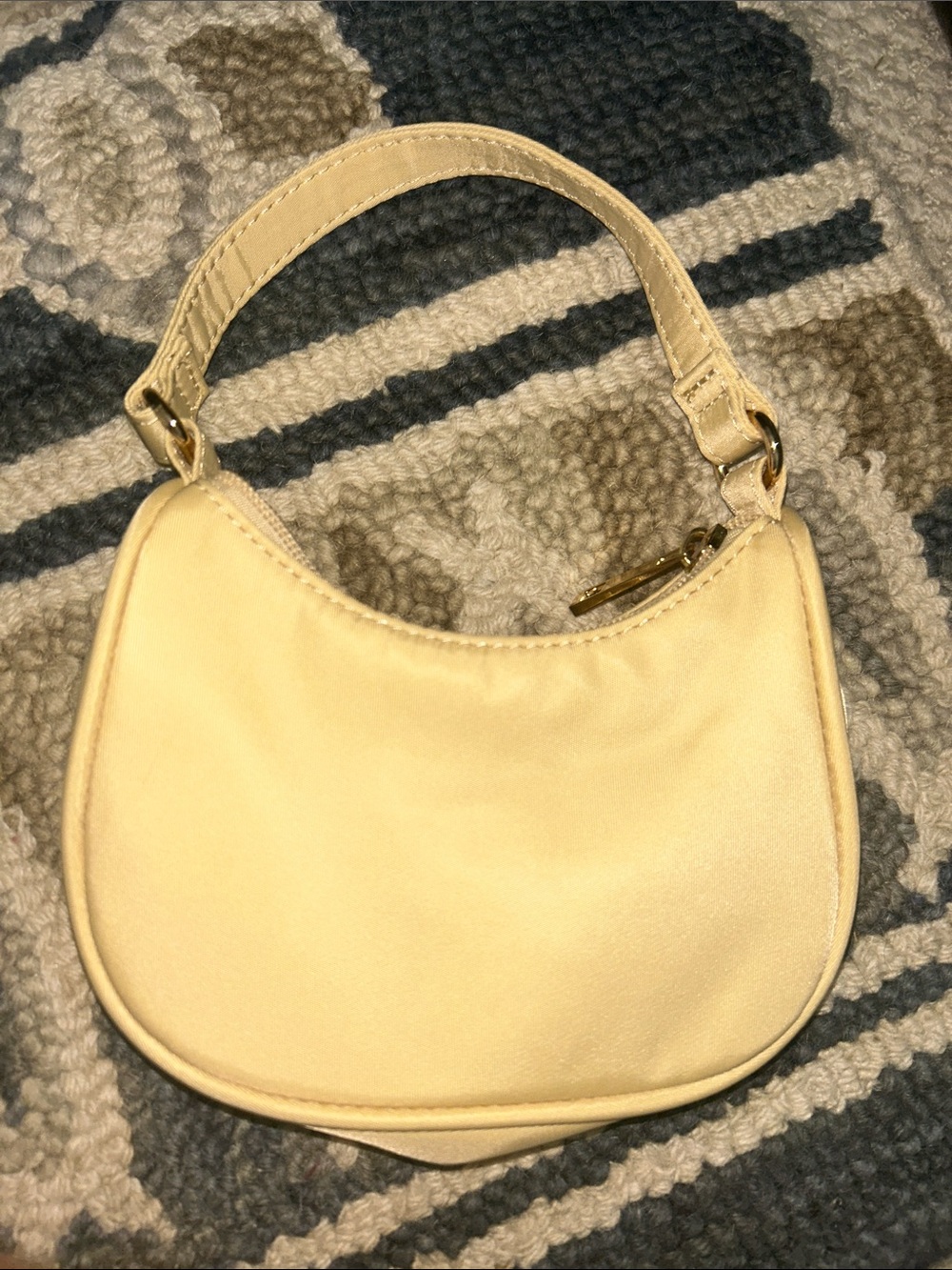 Evidence by Maurice’s young girl purse